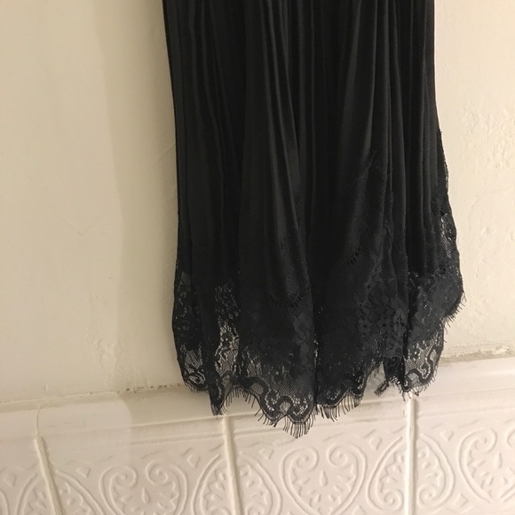 Kiwi tucker black lace slip - Picture 2 of 3